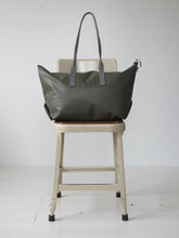 画像をギャラリービューアに読み込む, THE-VIVIENNE-ZIP-55