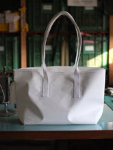 画像をギャラリービューアに読み込む, THE-VIVIENNE-ZIP-45
