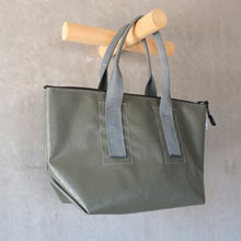 Load image into Gallery viewer, [STOCK] THE-VIVIENNE-ZIP-30 GRAY SHORT HANDLE Right-handed
