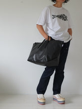 画像をギャラリービューアに読み込む, [STOCK] THE-VIVIENNE-ZIP-55  BLACK SHORT HANDLE 右使い
