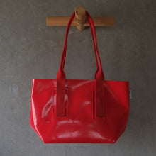 画像をギャラリービューアに読み込む, [STOCK] THE-VIVIENNE-30 RED MEDIUM HANDLE 右使い
