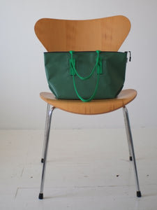 THE-VIVIENNE-ZIP-40