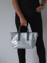 Load image into Gallery viewer, THE-VIVIENNE-ZIP-35
