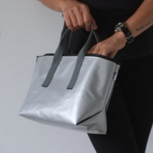 [STOCK] THE-VIVIENNE-ZIP-35 SILVER×GRAY SHORT HANDLE Right-handed