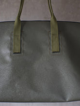 画像をギャラリービューアに読み込む, [STOCK] THE-VIVIENNE-ZIP-55  OLIVE×BLACK ZIPPER MEDIUM HANDLE 右使い
