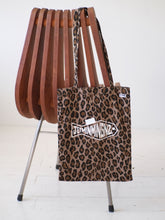 画像をギャラリービューアに読み込む, [STOCK] MEE-A4-CHINU LEOPARD
