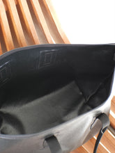 画像をギャラリービューアに読み込む, [STOCK] THE-VIVIENNE-EDGE-55  BLACK MEDIUM HANDLE 左使い
