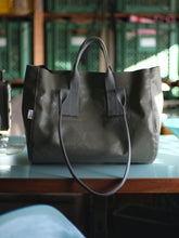 Load image into Gallery viewer, KATE
