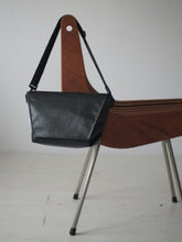 画像をギャラリービューアに読み込む, ANNA-30-FLAP
