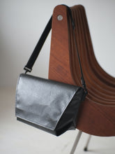 画像をギャラリービューアに読み込む, ANNA-30-FLAP
