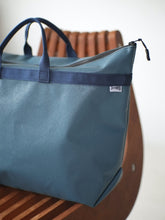 画像をギャラリービューアに読み込む, [STOCK] FOLLOW-ZIP-50 BLUE×NAVY SHORT HANDLE 右使い
