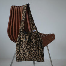 画像をギャラリービューアに読み込む, [STOCK] MARKET-S LEOPARD
