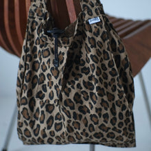 画像をギャラリービューアに読み込む, [STOCK] MARKET-S LEOPARD
