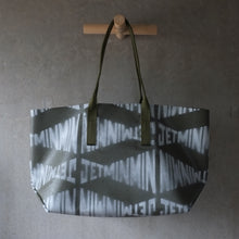 画像をギャラリービューアに読み込む, [STOCK] THE-VIVIENNE-MONOGRAM-55  OLIVE-LONG
