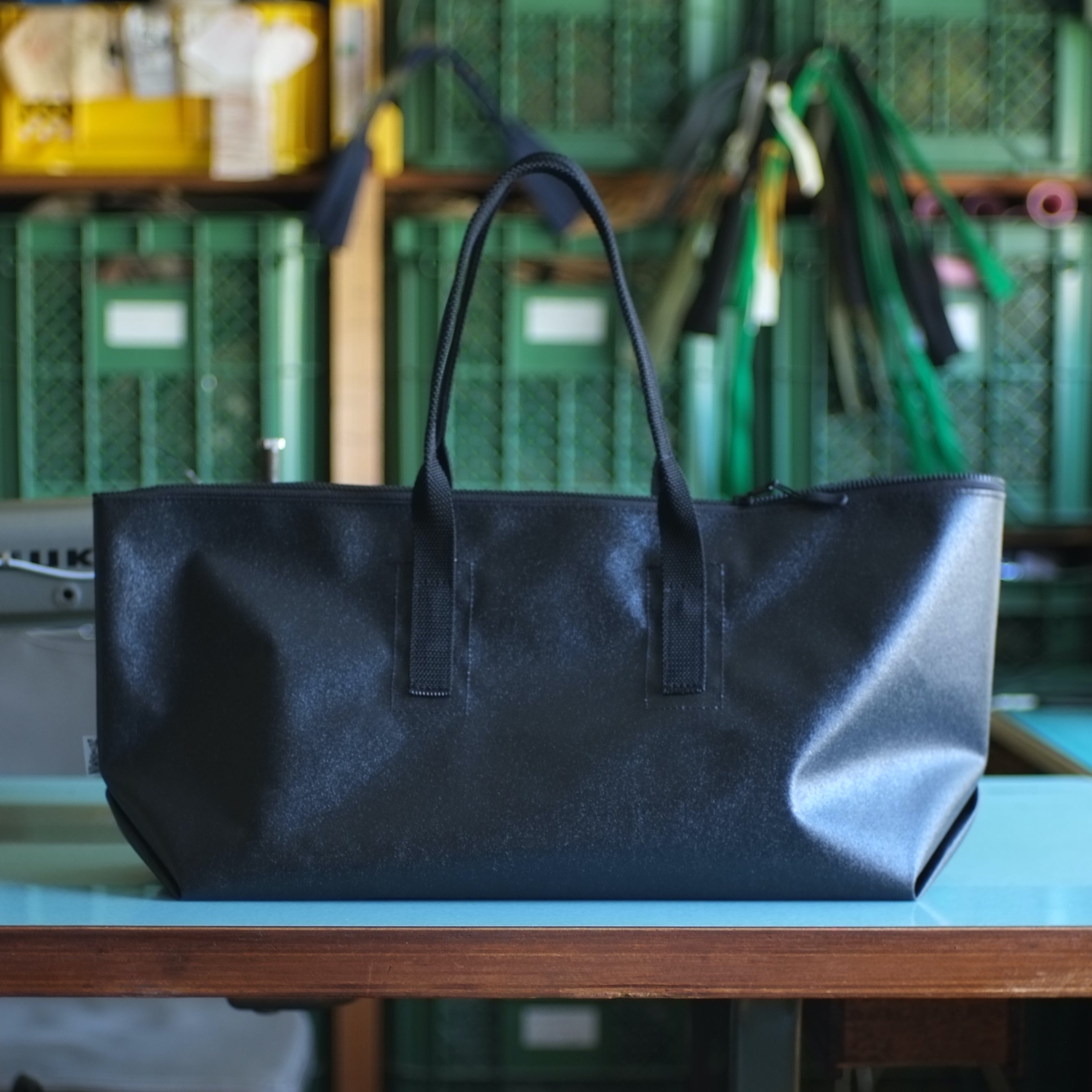 みんび STOCK] THE-VIVIENNE-ZIP-55- IRREGULAR BLACK MEDIUM HANDLE 右使い