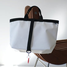 画像をギャラリービューアに読み込む, [STOCK] FOLLOW-40  WHITE×BLACK SHORT HANDLE 右使い
